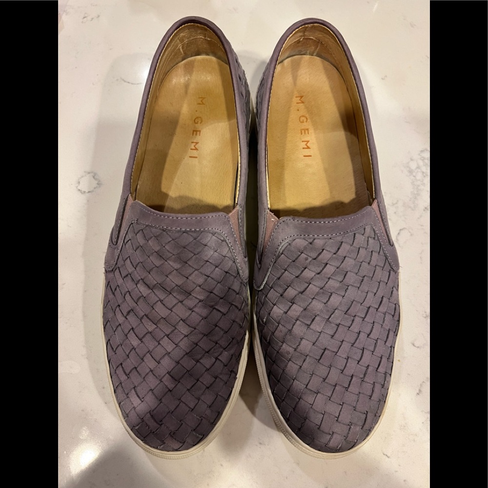 M Gemi Sneaker. Size 40.5 (US 9.5). Lavender leather.